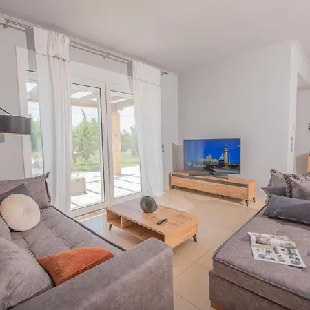 Вилла Whimsy Retreat *